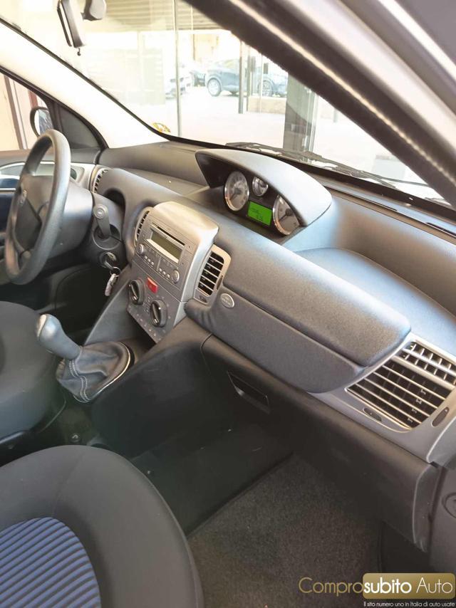 LANCIA Ypsilon 1.3 MJT 75 CV Platino