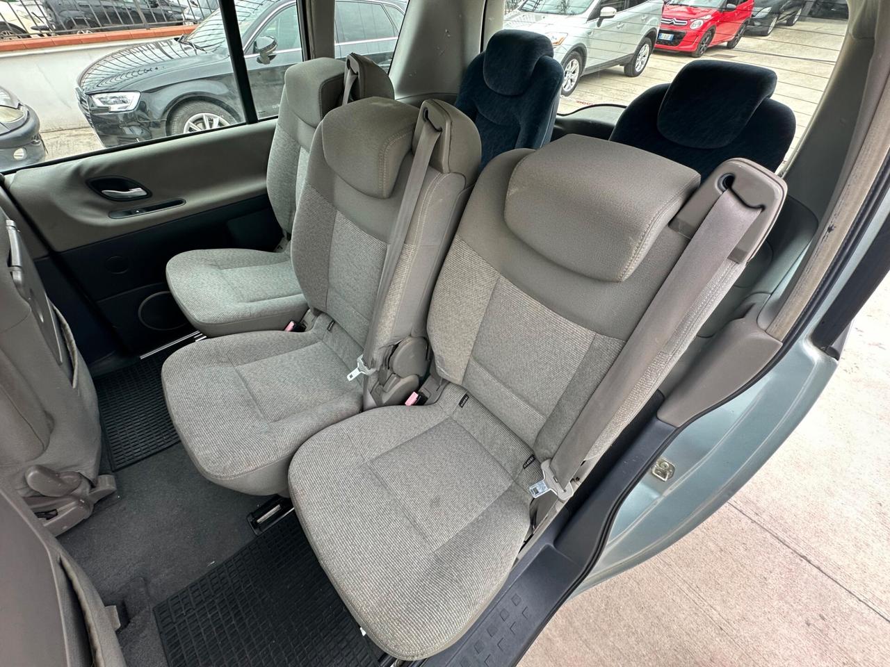 RENAULT ESPACE AUTHENTIQUE 7 POSTI