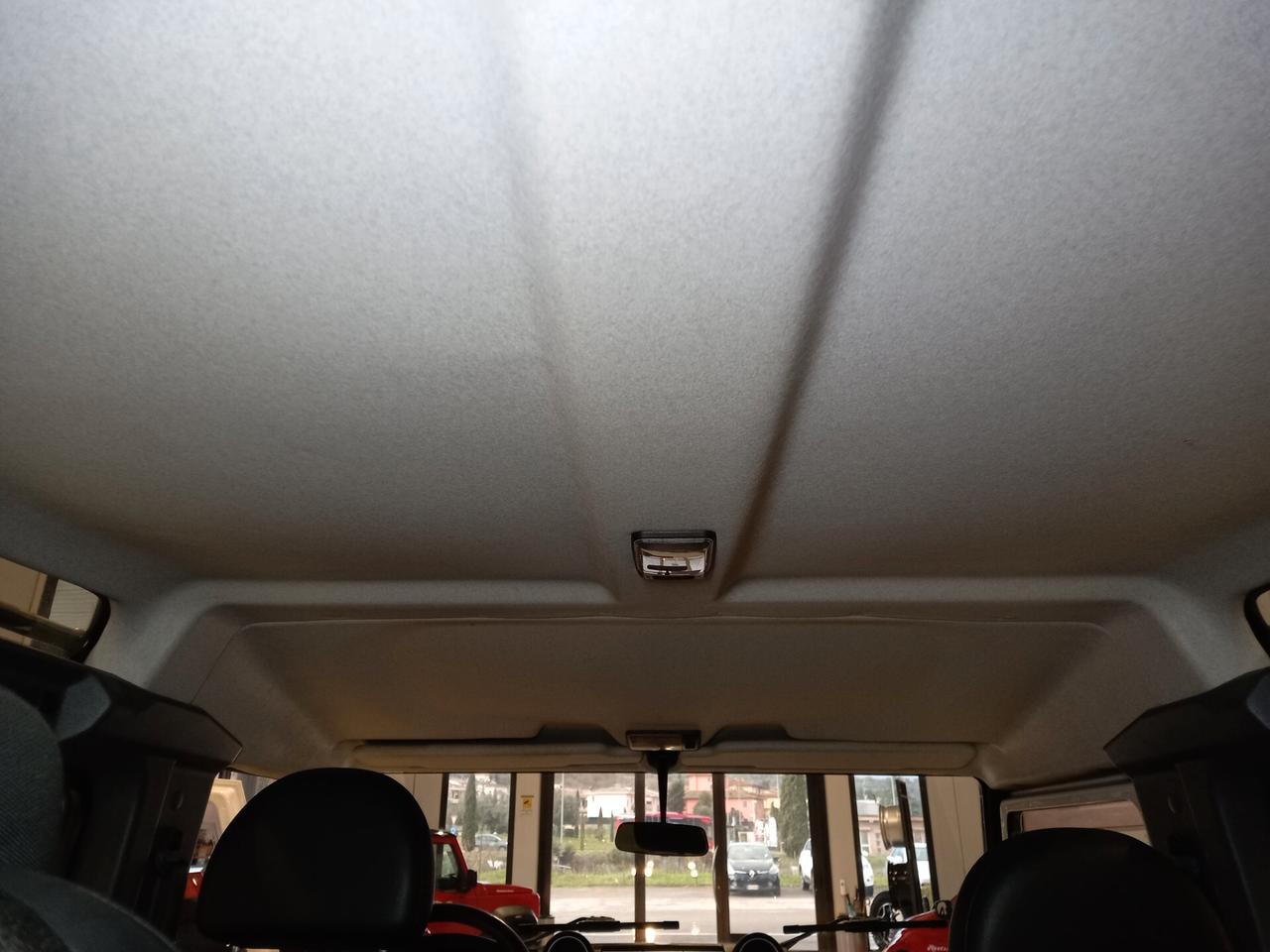 Land Rover Defender 90 2.2 EXPEDITION 032/100
