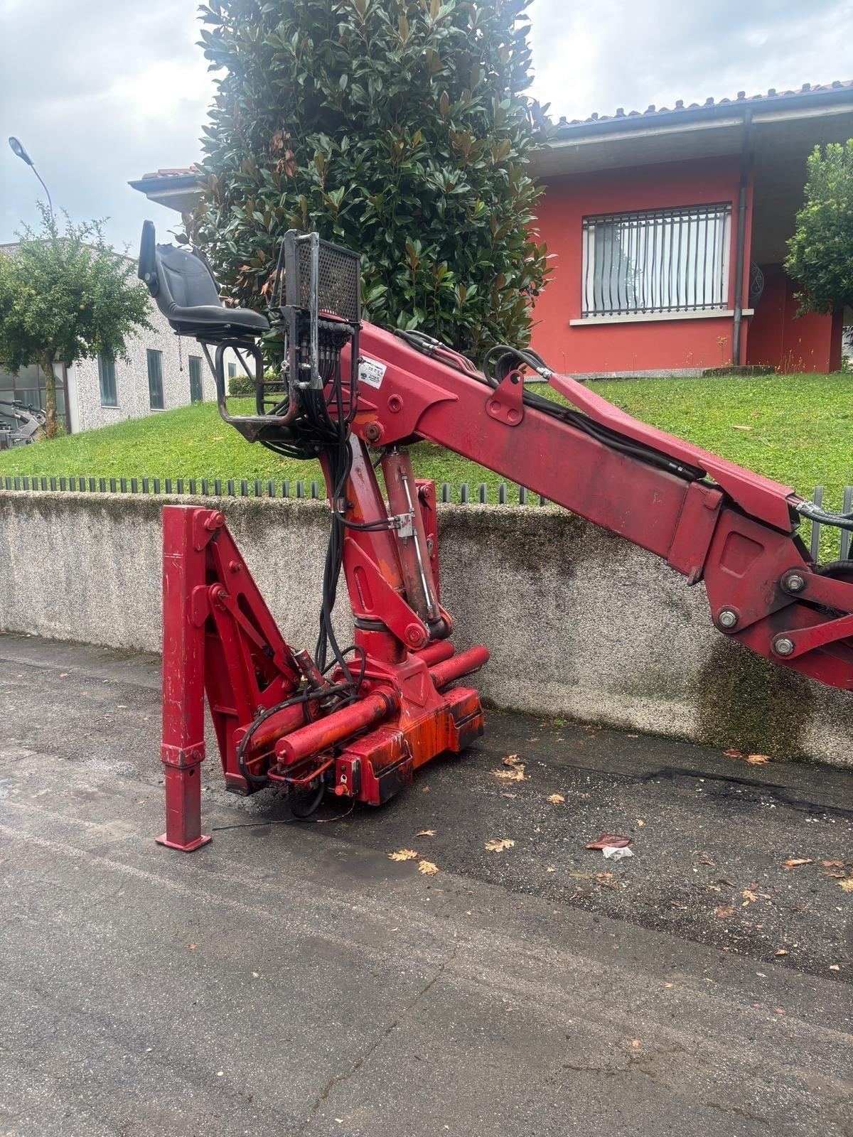 Polipo Braccio Gru usato Poco