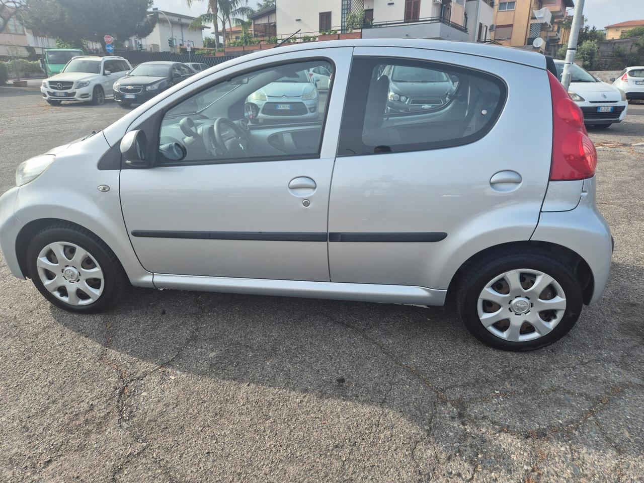 Peugeot 107 1.0 68CV 5p. 2011