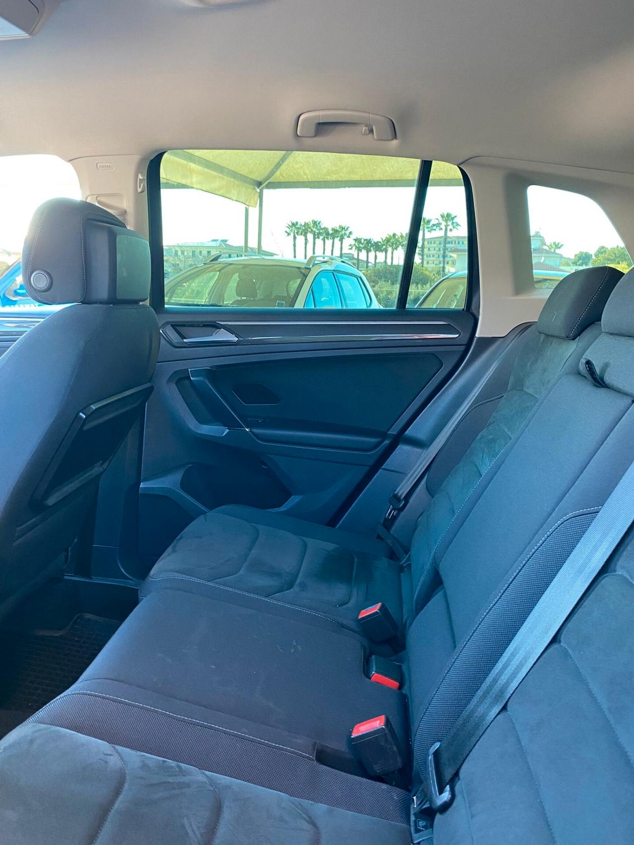 Volkswagen Tiguan 2.0 TDI SCR DSG Business BlueMotion Technology