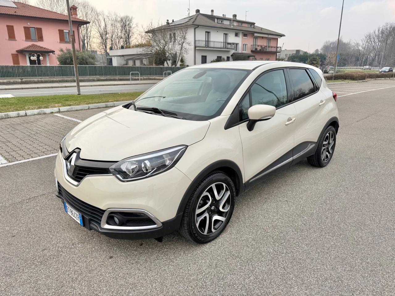 Renault Captur 0.9 TCe 12V 90 CV Start&Stop*Navi*Cerchi*Cruise*Aux*Usb