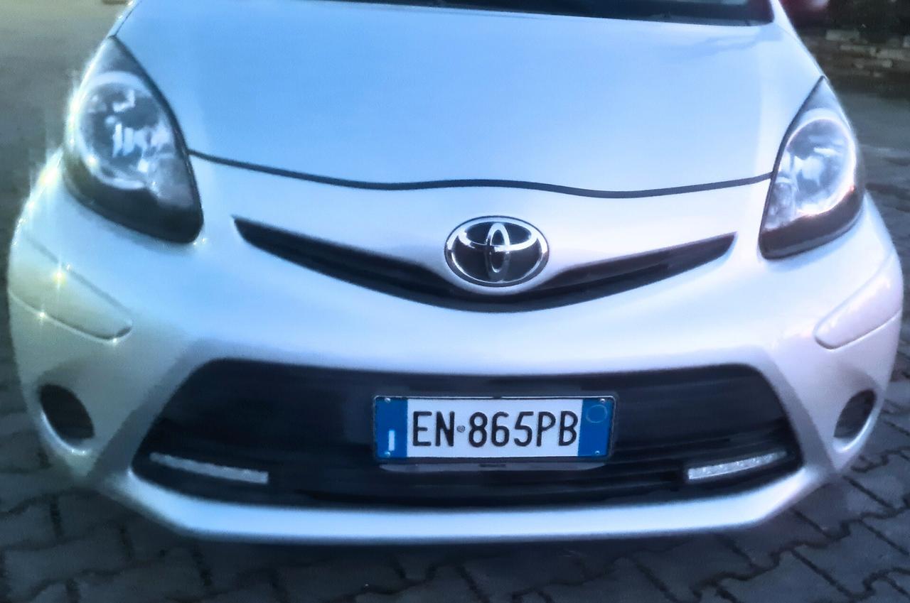 Toyota Aygo 1.0 (UNICOPROPRIETARIO)12V VVT-i 3 porte Now Connect