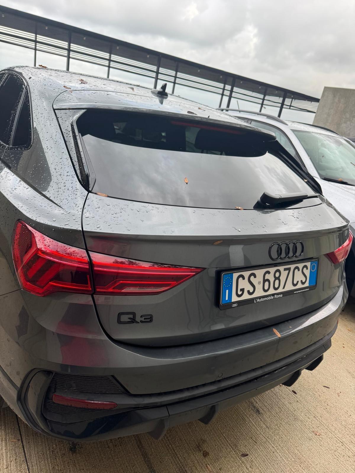 Audi Q3 SPB 45 TFSI e S tronic Identity Black