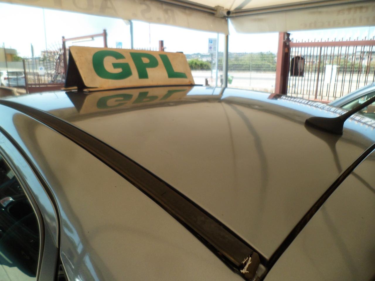 CITROEN C3 1.1 gpl casa madre full neopatentati 09