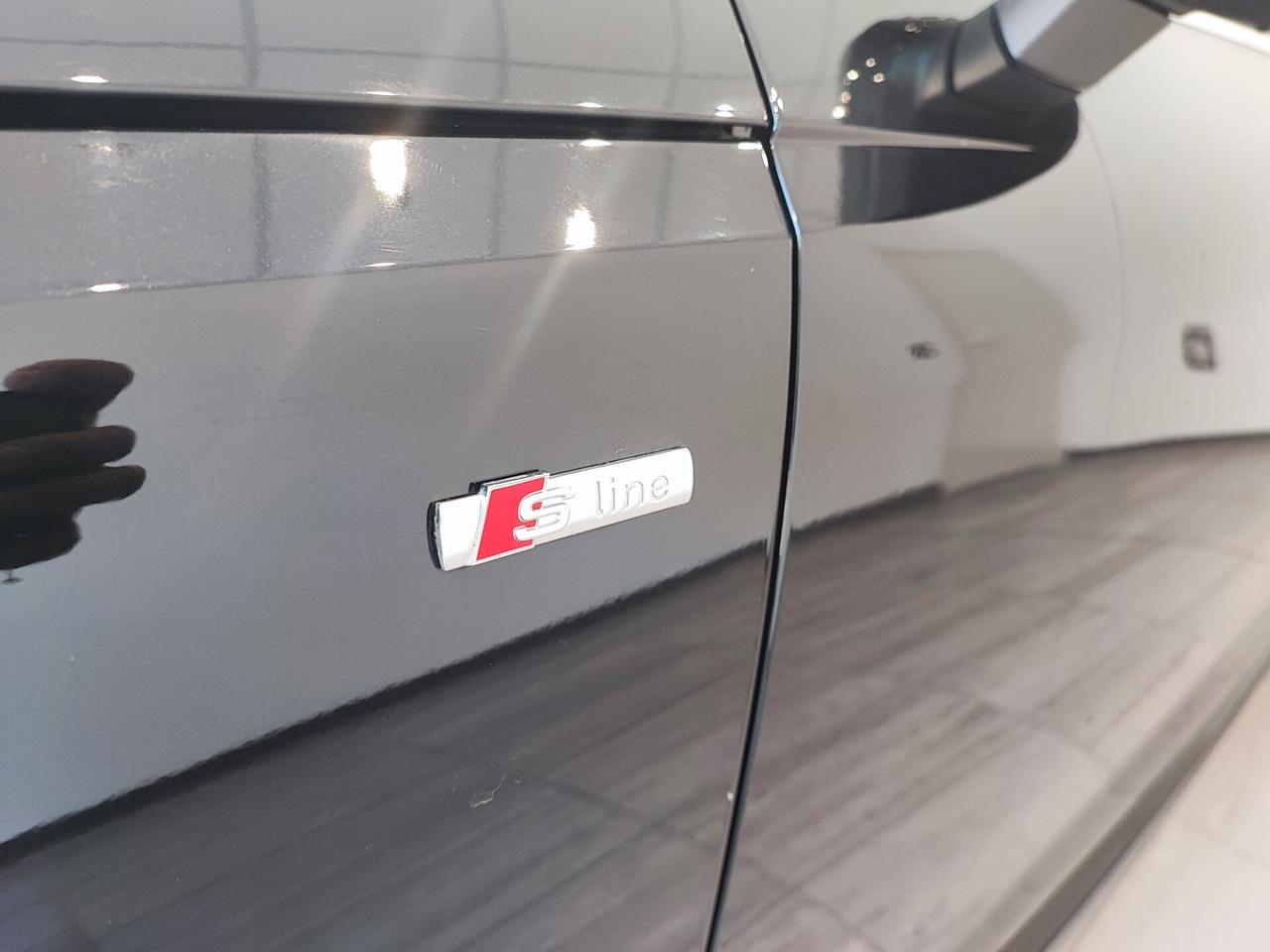 Audi A4 Avant 40 TDI quattro S tronic line edition