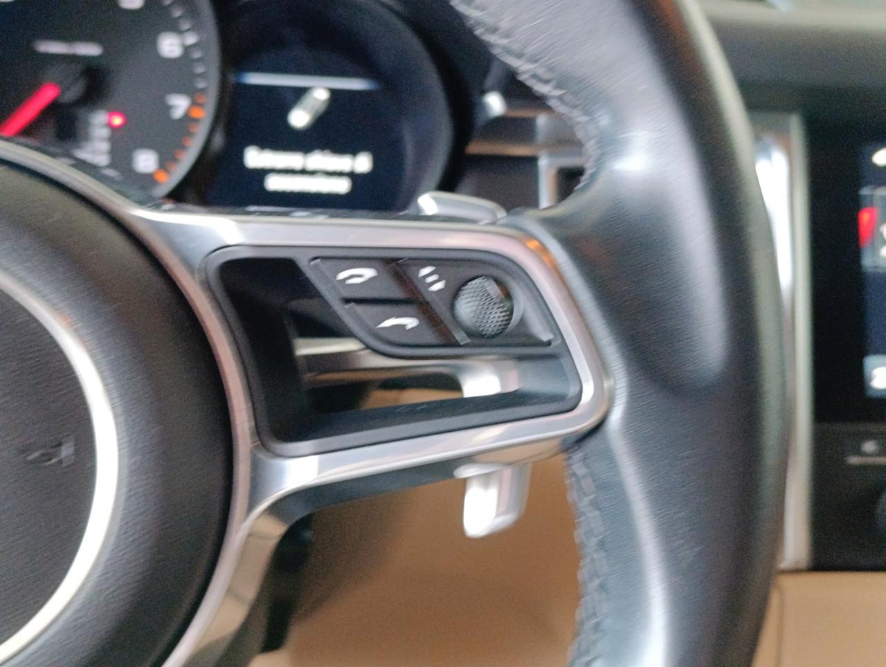 Porsche Macan 2.0 252cv pdk