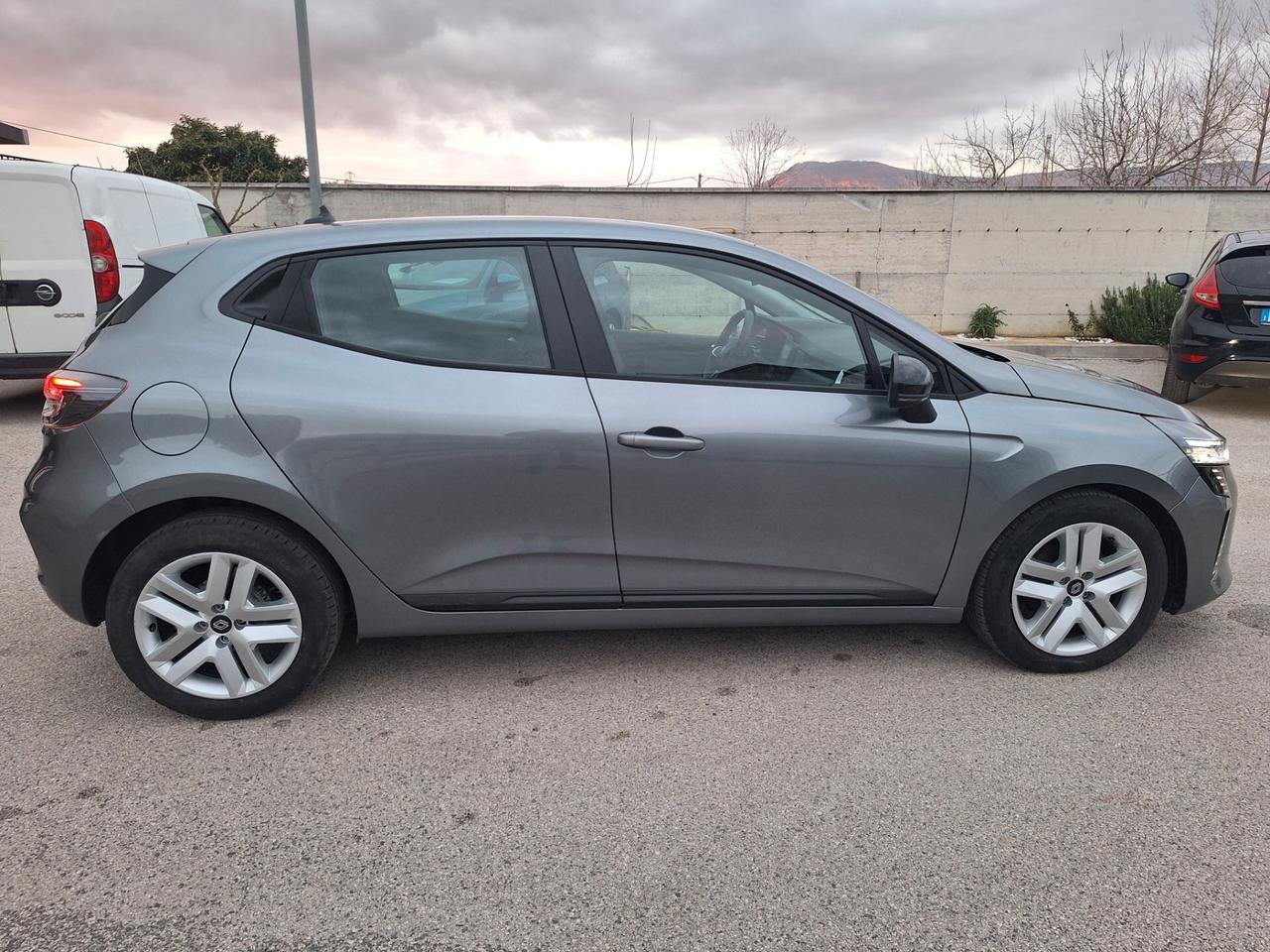 Renault Clio EVOLUTION 1.0 TCe 90cv NAV - 2024