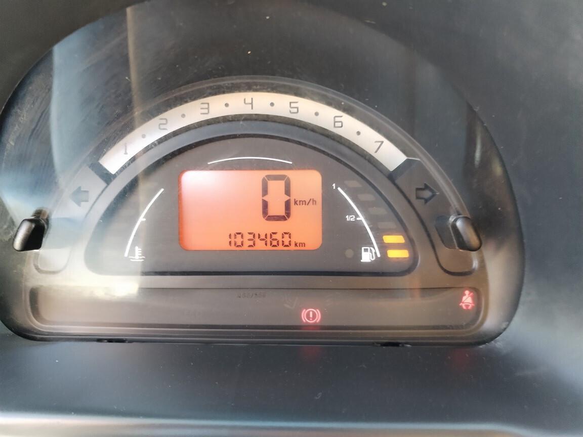 Citroen C2 1.1 Elegance 103000KM ANNO 2004 MANUTENZIONI FATTE