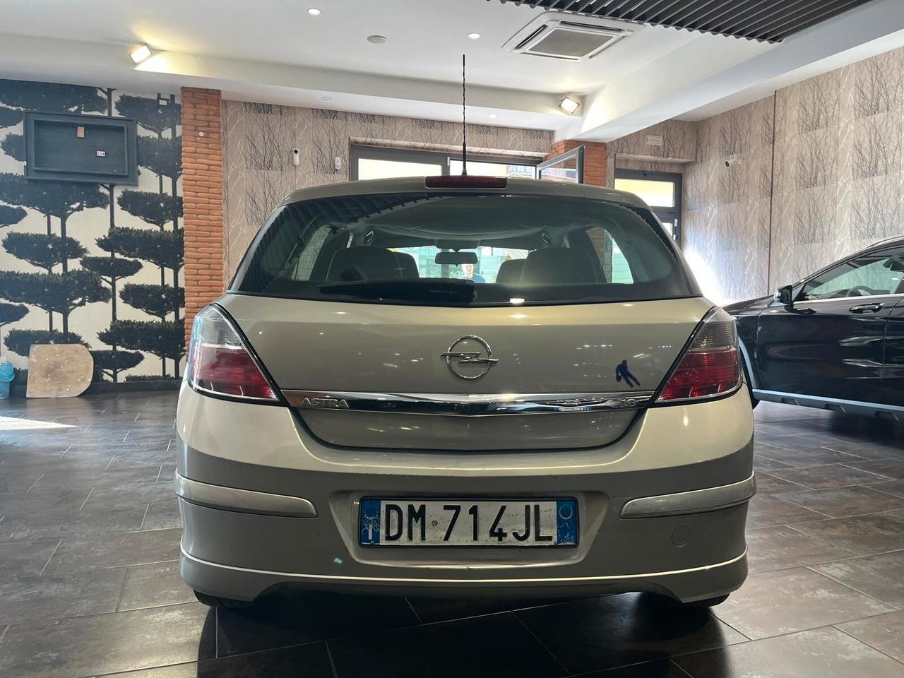 Opel Astra 1.6 16V VVT 5 porte Enjoy