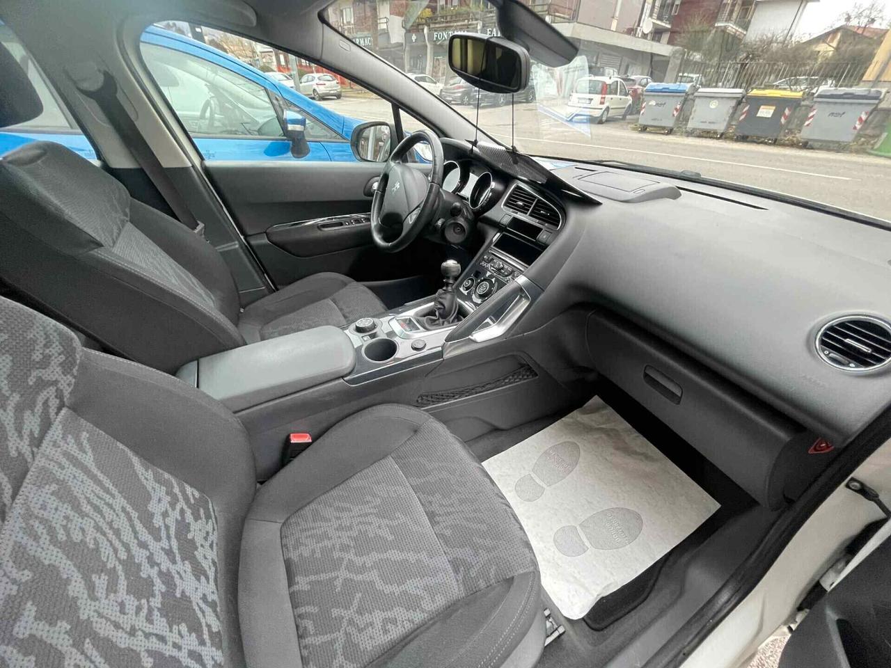 Peugeot 3008 1.6 HDi 110CV Premium