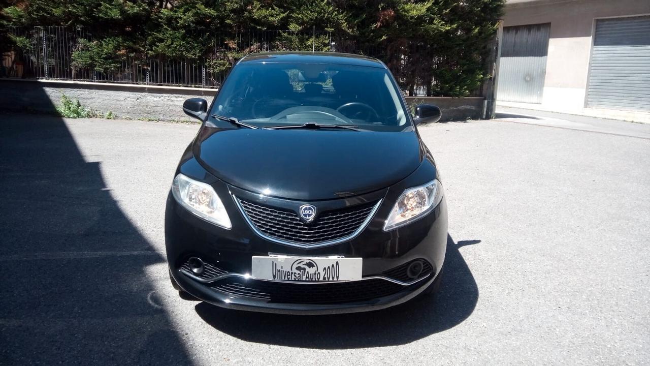 Lancia Ypsilon 1.2 69 CV 5 porte GPL Ecochic Silver