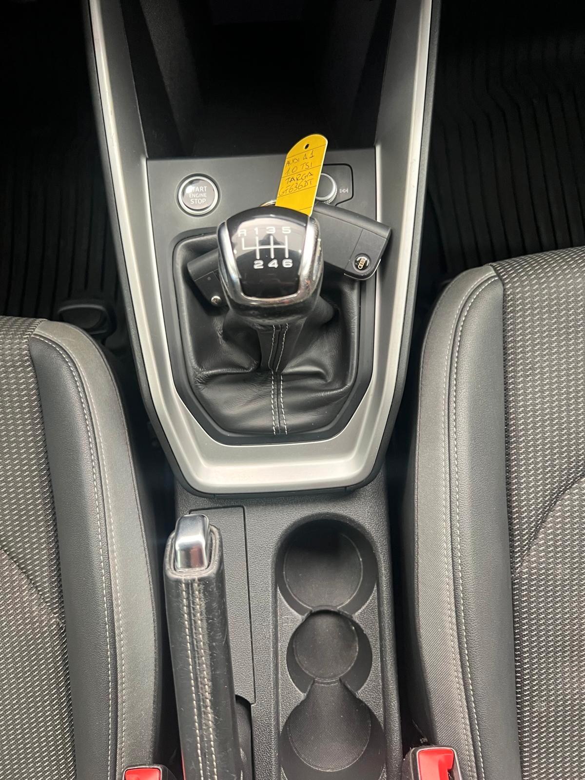 Audi A1 citycarver 30 TFSI Identity Contrast