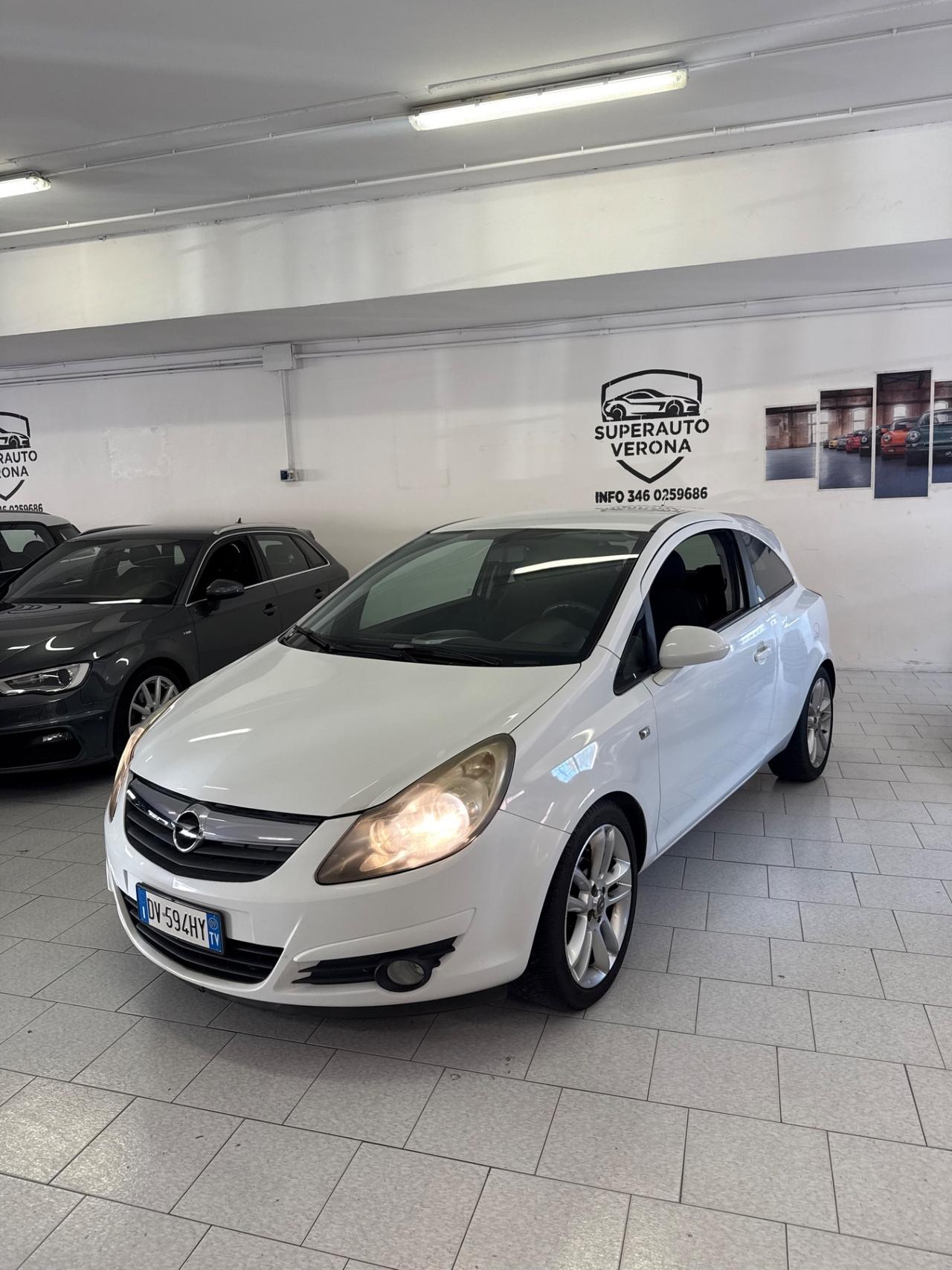 Opel Corsa 1.2 3 porte Sport