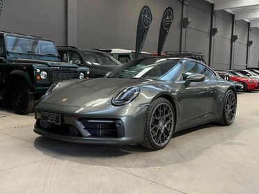 PORSCHE 911 Carrera 4