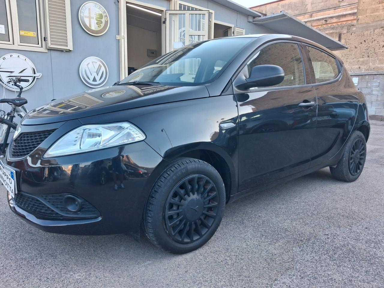 Lancia Ypsilon 1.2 69 CV 5 porte Elefantino Blu SOLI KM 58540 GARANZIA 12 MESI