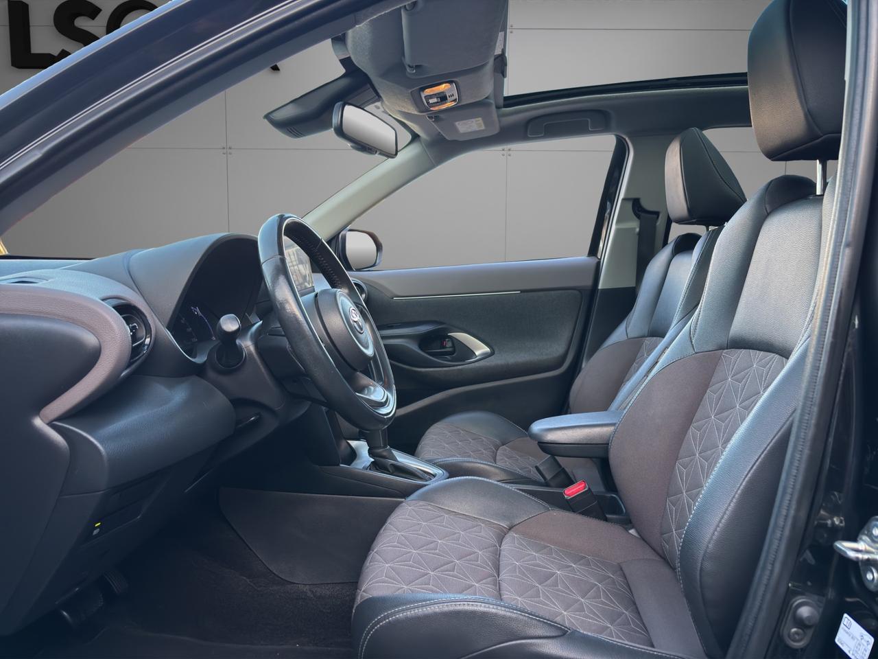 Toyota Yaris Cross 1.5h Lounge 116cv - Promo Finanziamento - Tetto apribile - Impianto JBL - Cerchi diamantati