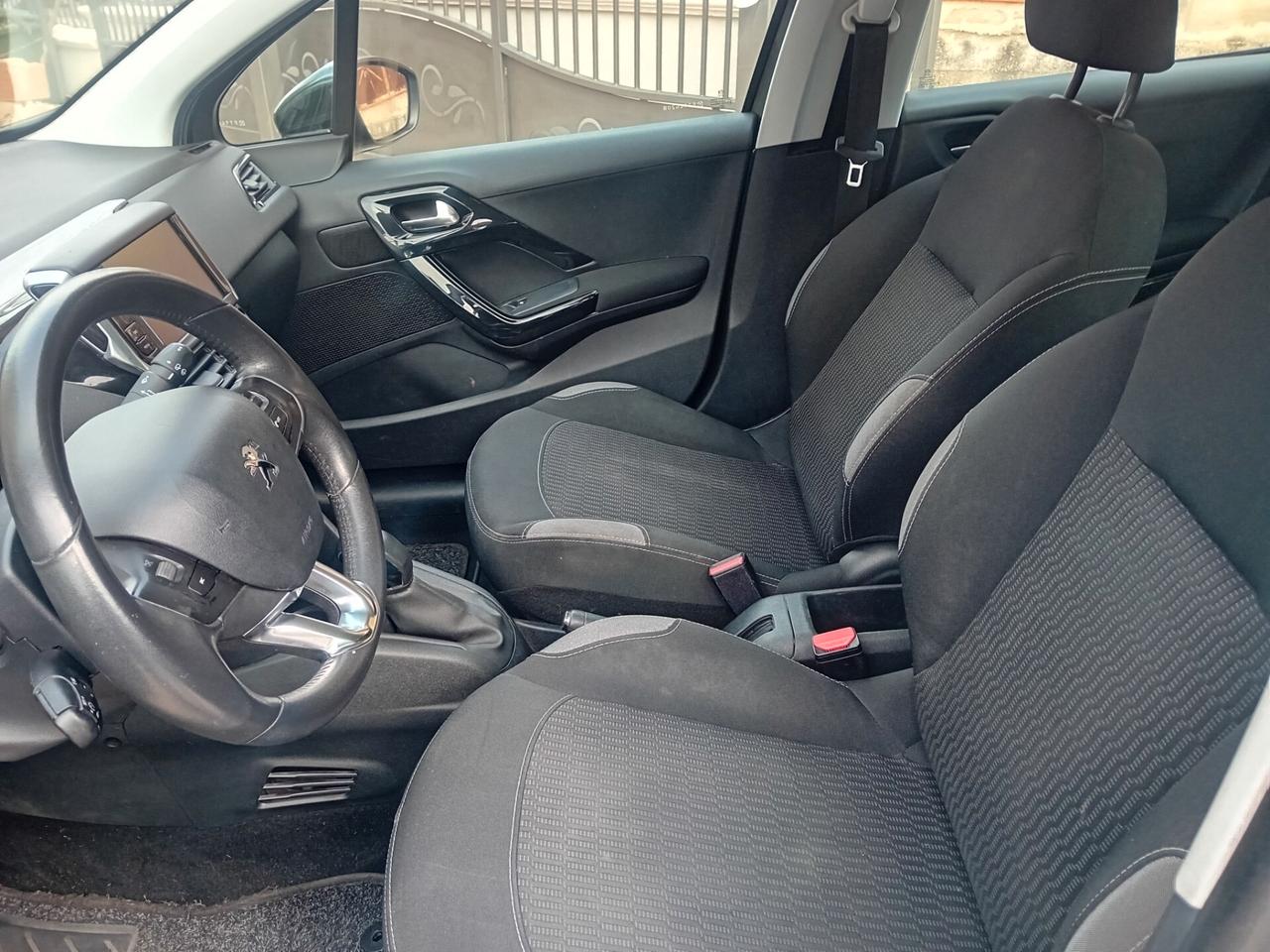 Peugeot 208 PureTech 82 5 porte Allure