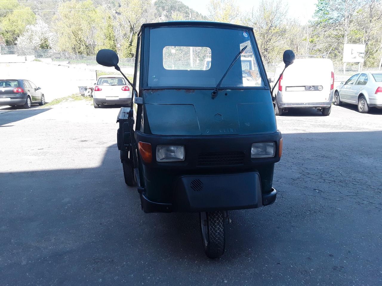 Ape 50