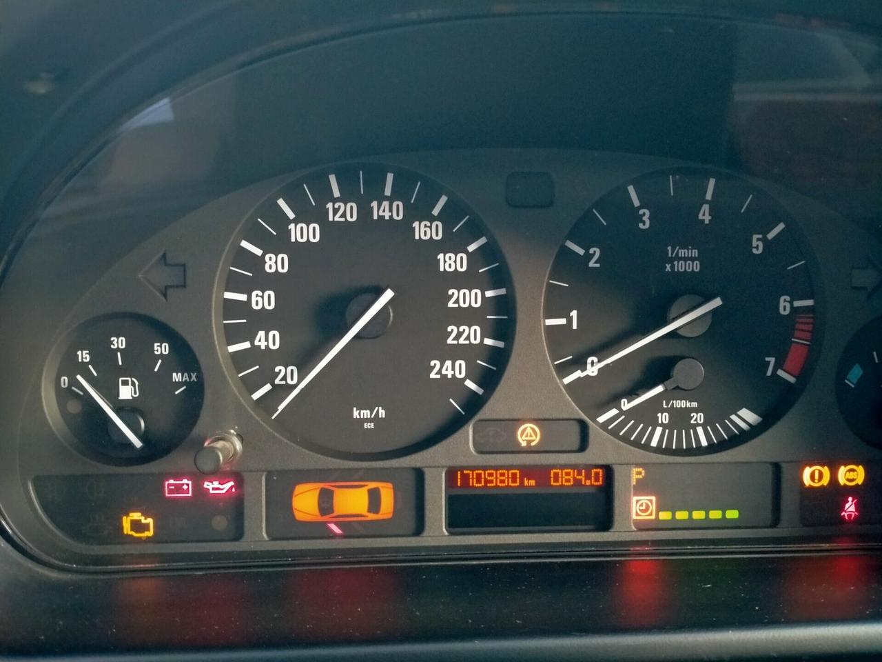 BMW 528 i E39 ATTIVA 193CV TARGA ORIGINALE / INTERNI PELLE / TETTO / AUTOMATICA