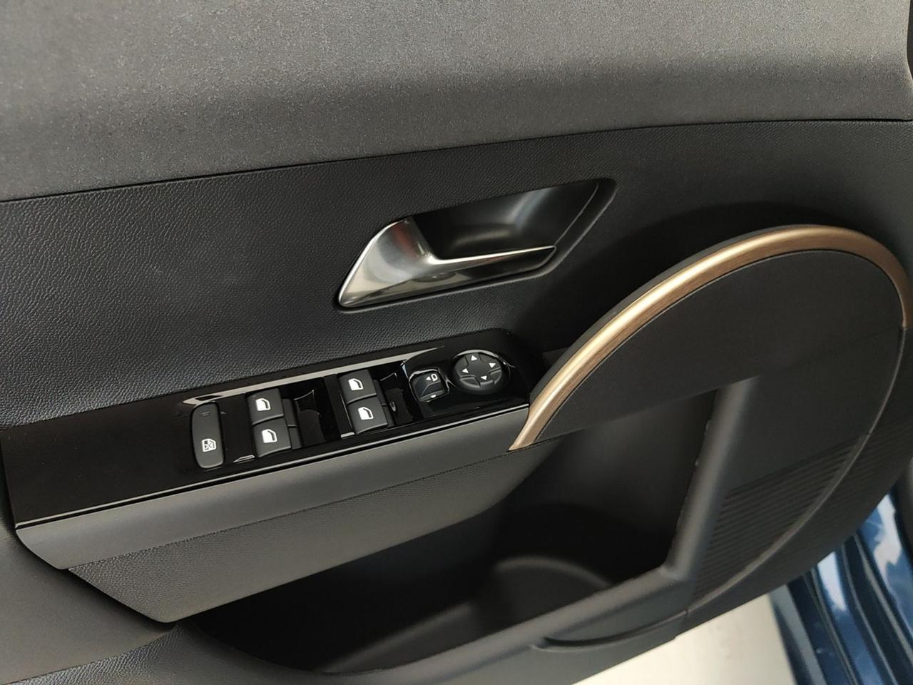 LANCIA Ypsilon IV 2024 156CV BEV 51KW LX (GUIDA AUTONOMA LIVELLO 2, INFOTAINMENT SALA PRO NAVI)