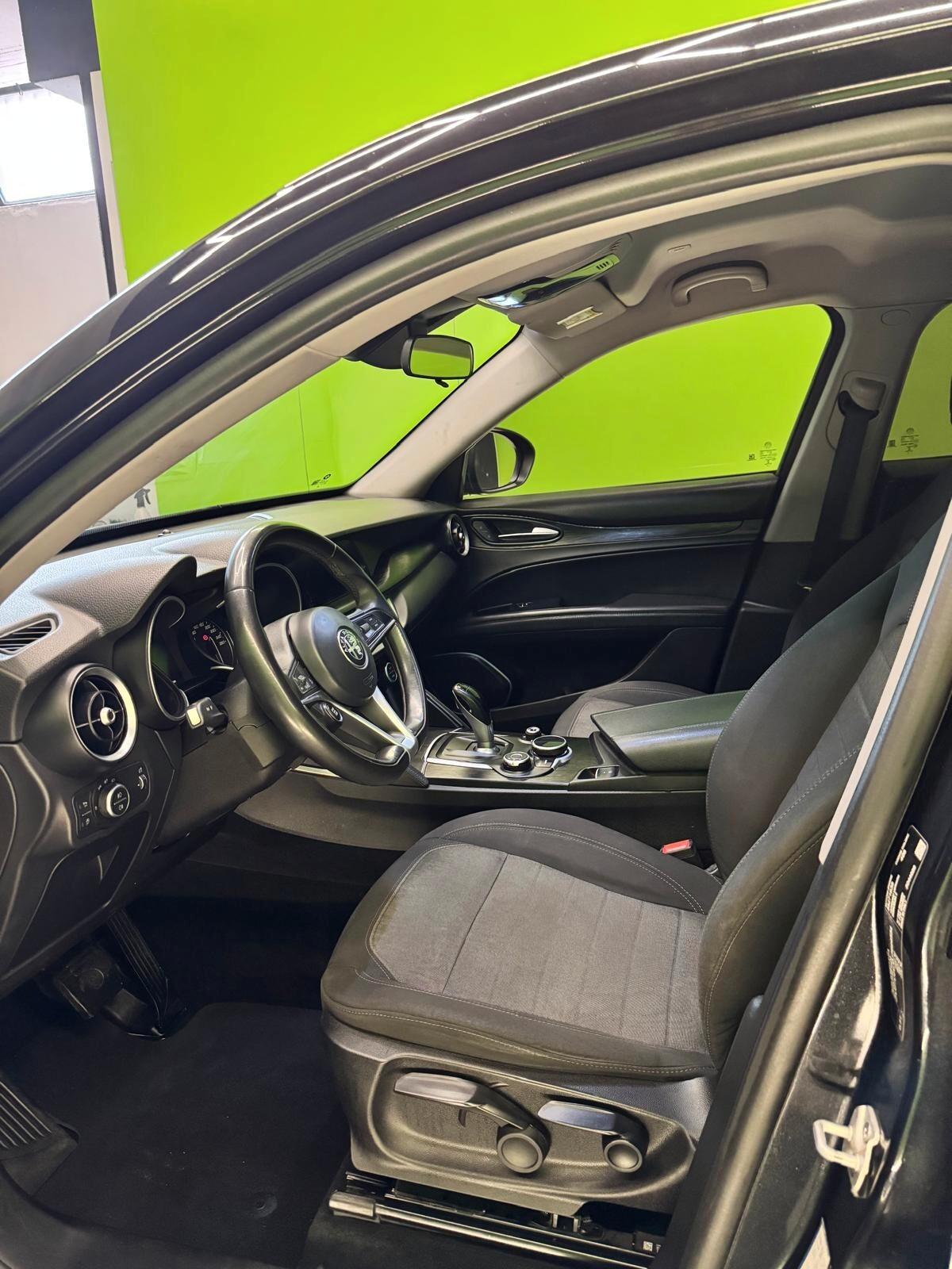 Alfa Romeo Stelvio 2.2 Turbodiesel 180 CV AT8 RWD Executive