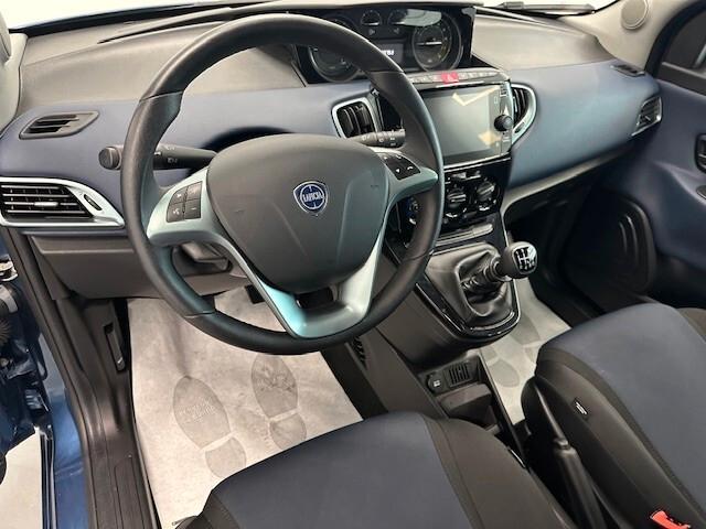 Lancia Ypsilon 1.0 firefly hybrid Gold s * 2024 * 10.000 KM *