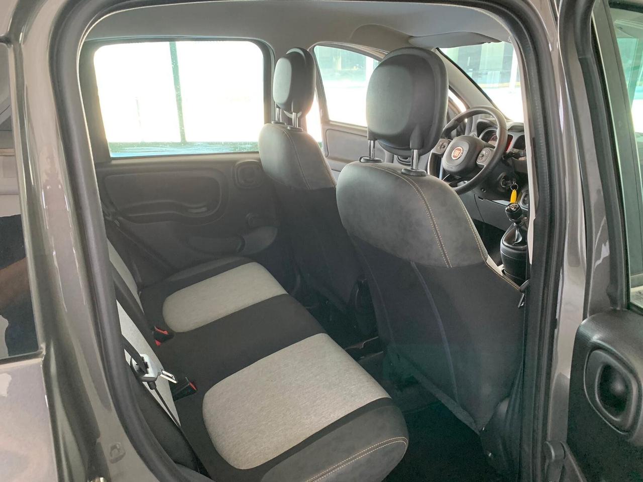 Fiat Panda 1.0 FireFly S&S Hybrid Cross Full