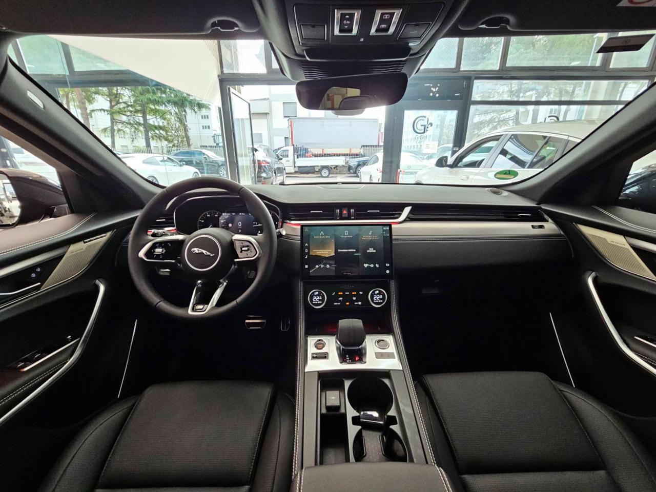 Jaguar F-Pace 2.0 D204 R-Dynamic SE awd auto camera