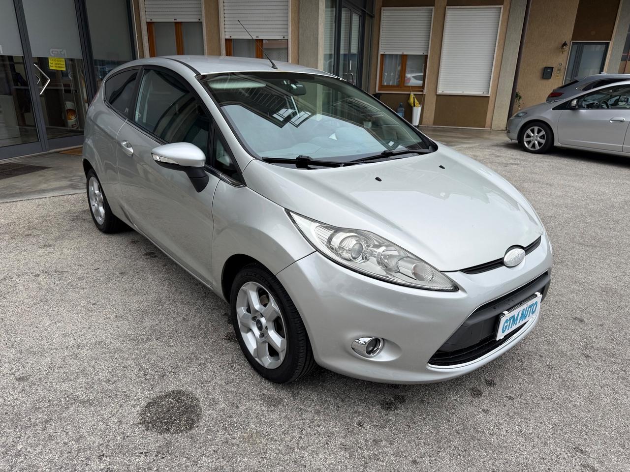 Ford Fiesta 1.4 TDCi 70CV 3 porte - Neopatentati