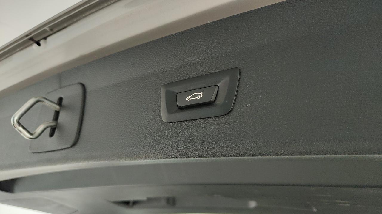 BMW X1 F48 2019 - X1 sdrive18d Advantage auto