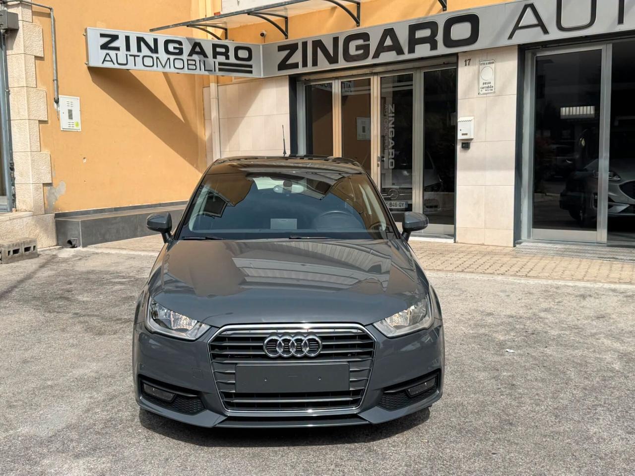 AUDI A1 SPB BI-COLORE 1.4 TDI 90 CV. METAL PLUS PERFETTA