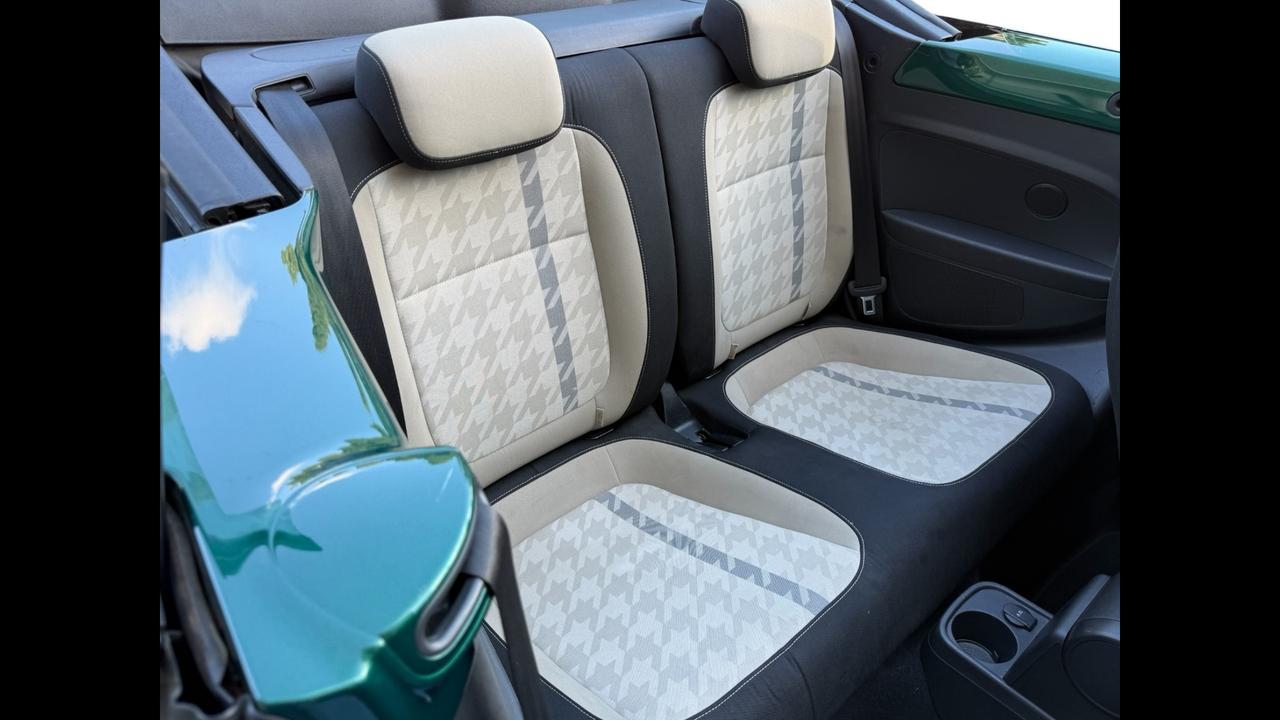 VOLKSWAGEN Maggiolino 2017 - Maggiolino Cabrio 2.0 tdi Design 110cv