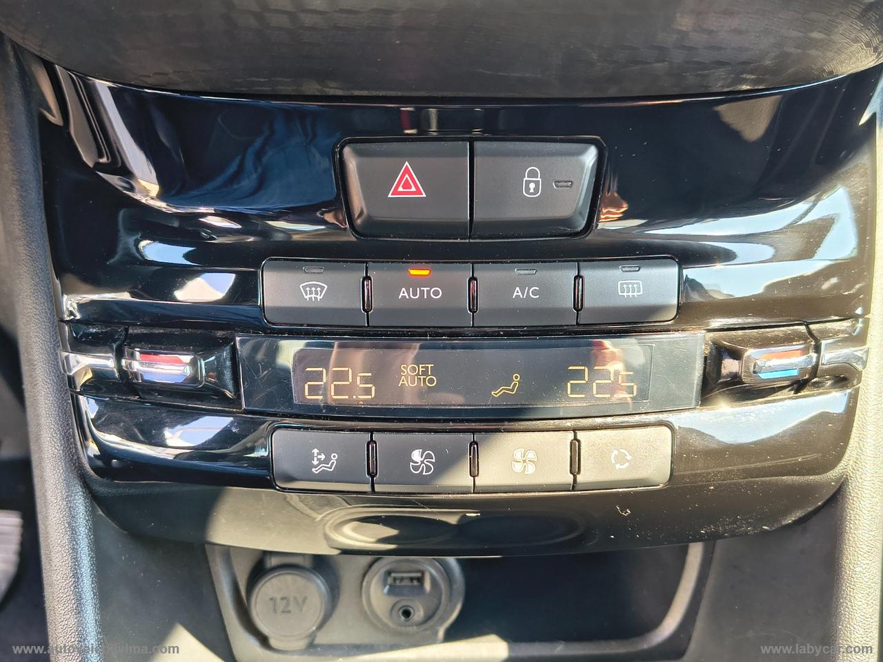 PEUGEOT 208 1.2 82 CV 5p. Allure