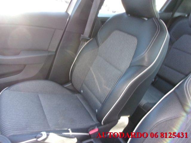 RENAULT Clio TCe 100 CV 5 porte Intens