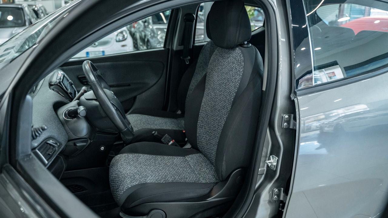 Lancia Ypsilon 1.2 69 CV GPL SILVER 5P. CARPLAY LED FULL OPTIONAL