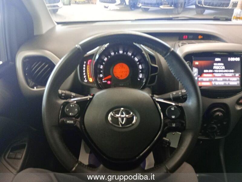 Toyota Aygo II 2018 5p 5p 1.0 x-play 72cv