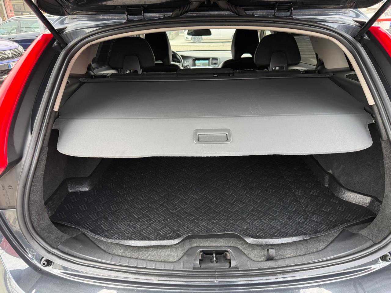 Volvo V60 D2 Geartronic Momentum 84000 KM