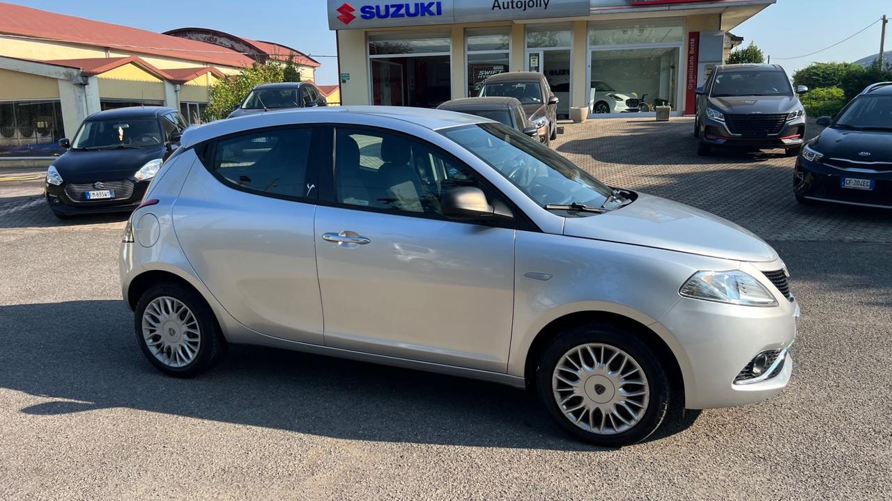 Lancia Ypsilon 1.2 69 CV 5 porte Silver