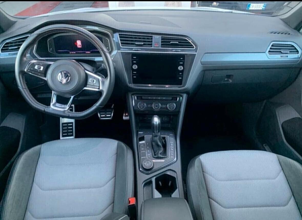 Volkswagen Tiguan 2.0 TDI SCR DSG 4MOTION Executive R-Line BMT