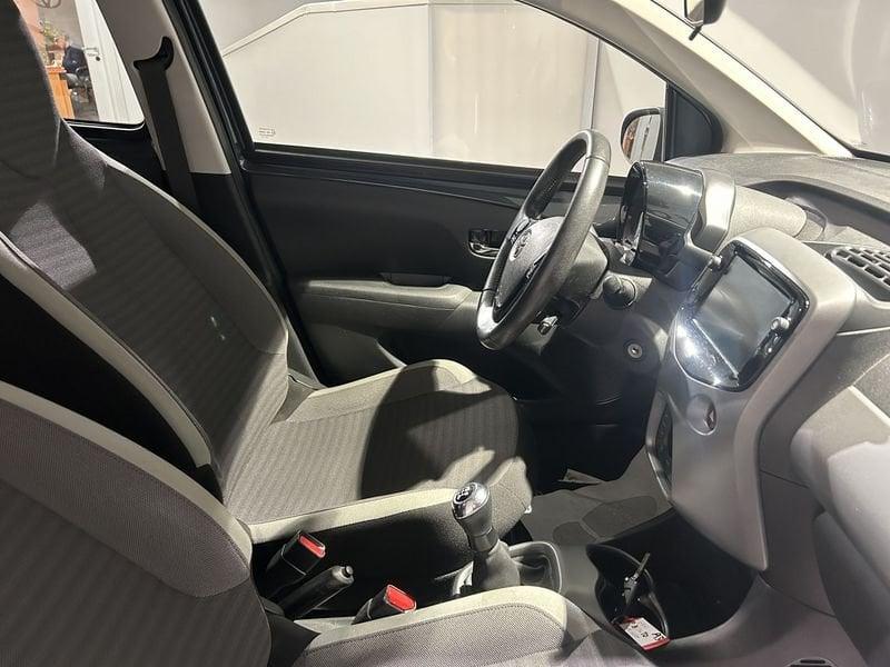 Toyota Aygo Connect 1.0 VVT-i 72 CV 5 porte x-play