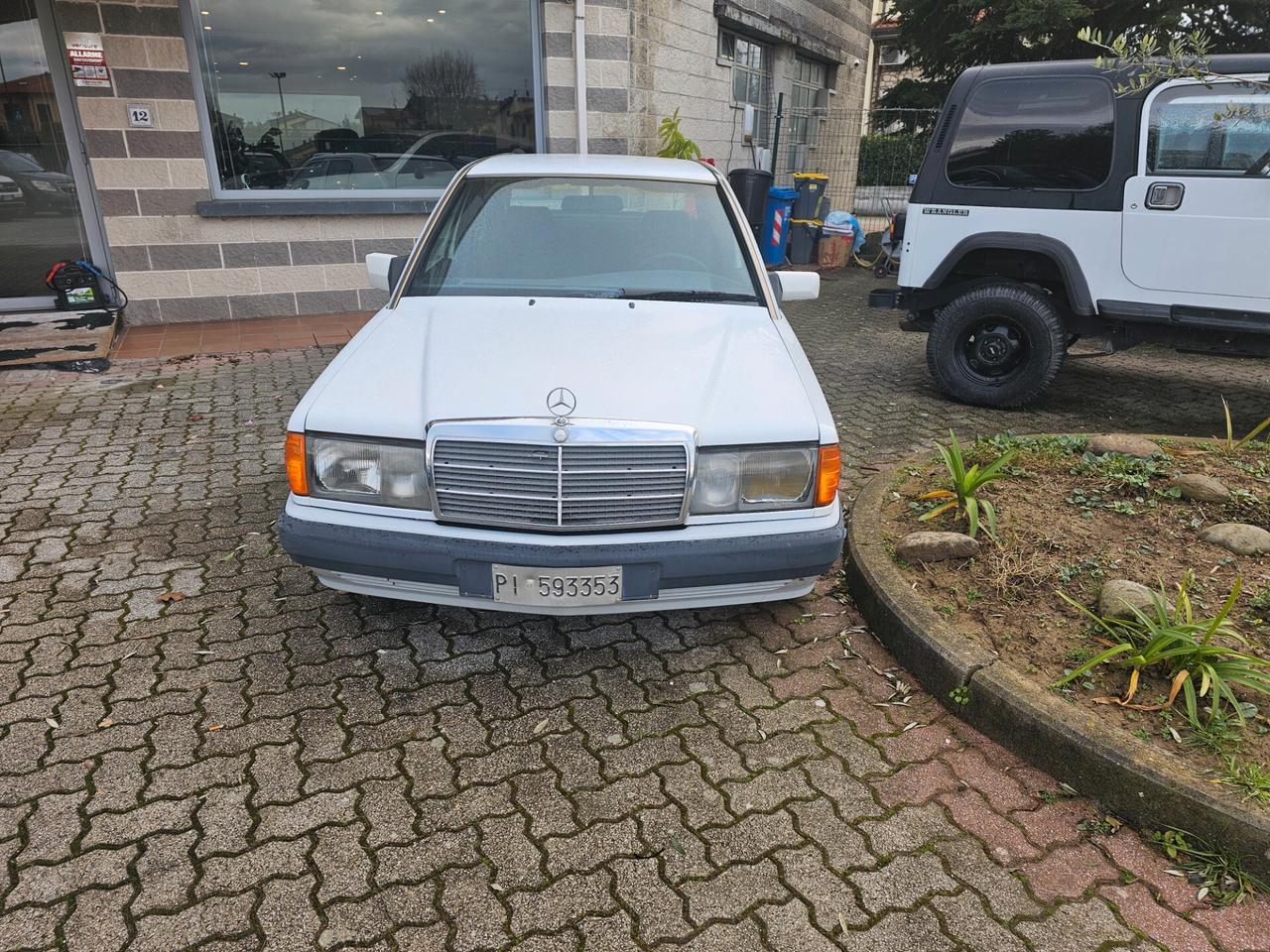 Mercedes-benz 190 mercedes benz2010 10 190 E 205