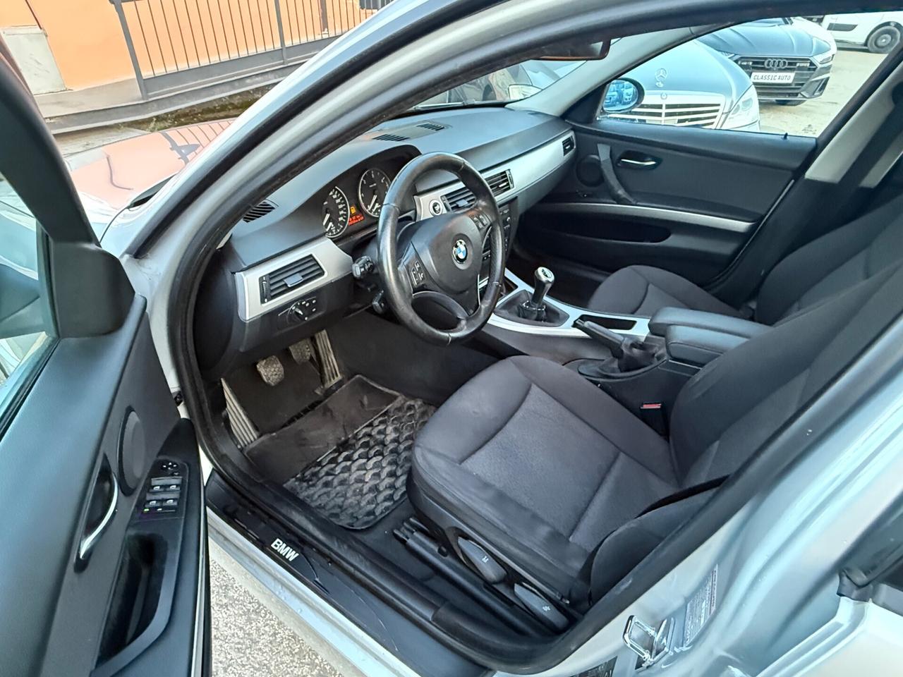 BMW 318d 143CV XENON Touring Futura NEOPATENTATI