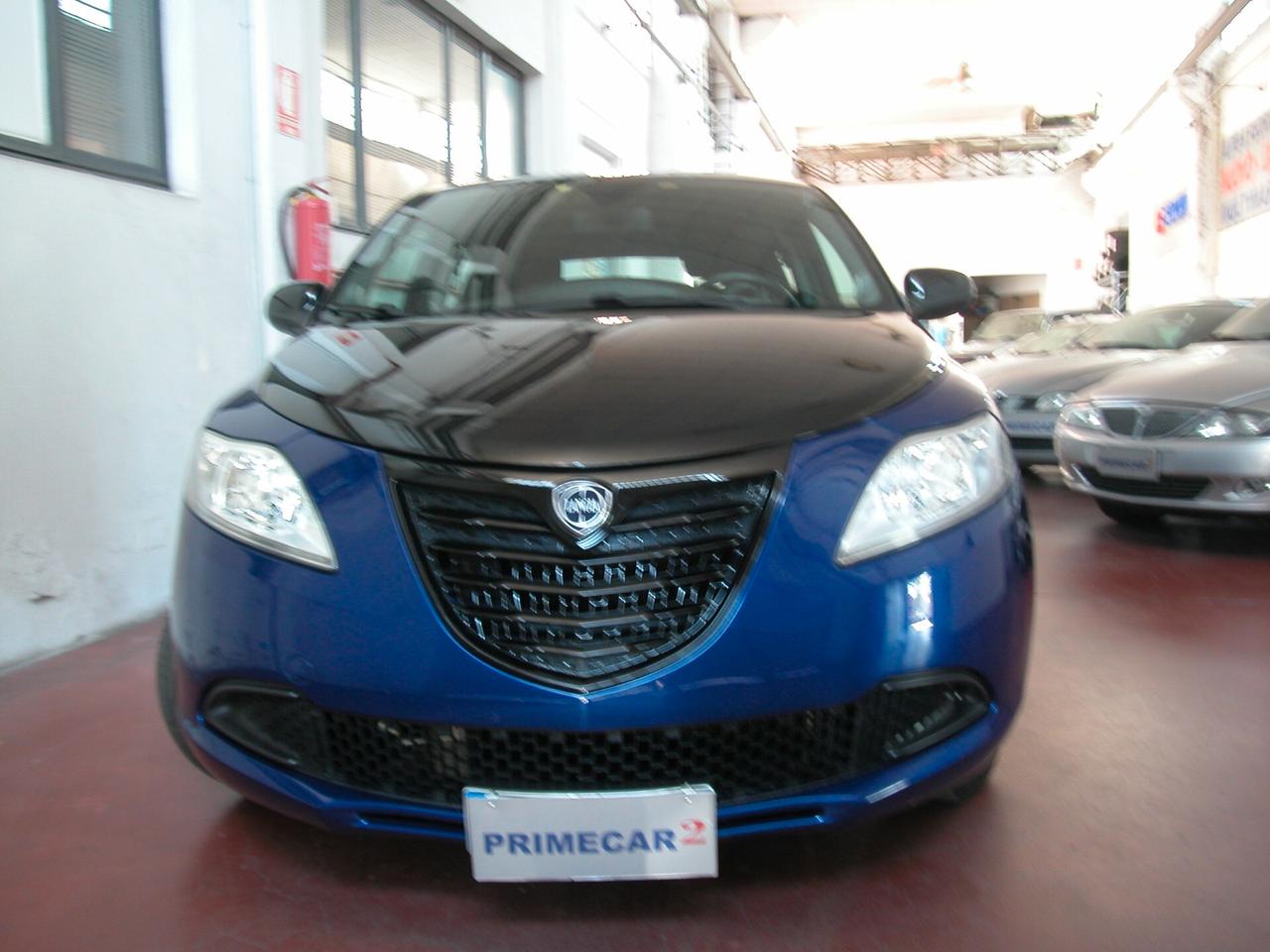 Lancia Ypsilon 1.2 69 CV 5 porte S Momodesign