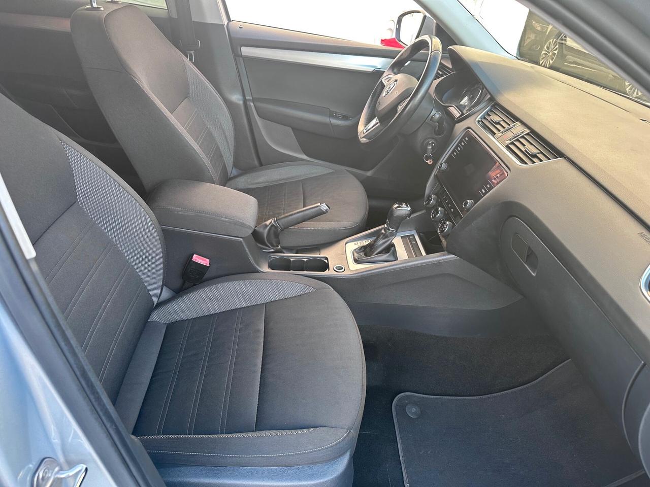 Skoda Octavia 1.6 TDI CR 115 CV DSG Executive*EURO6*NAVI