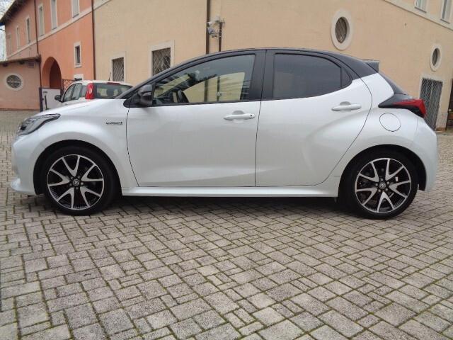 Toyota Yaris 1.5 Hybrid 5 porte Style BIANCO PERLATO TETTO NERO NAVIGAZIONE