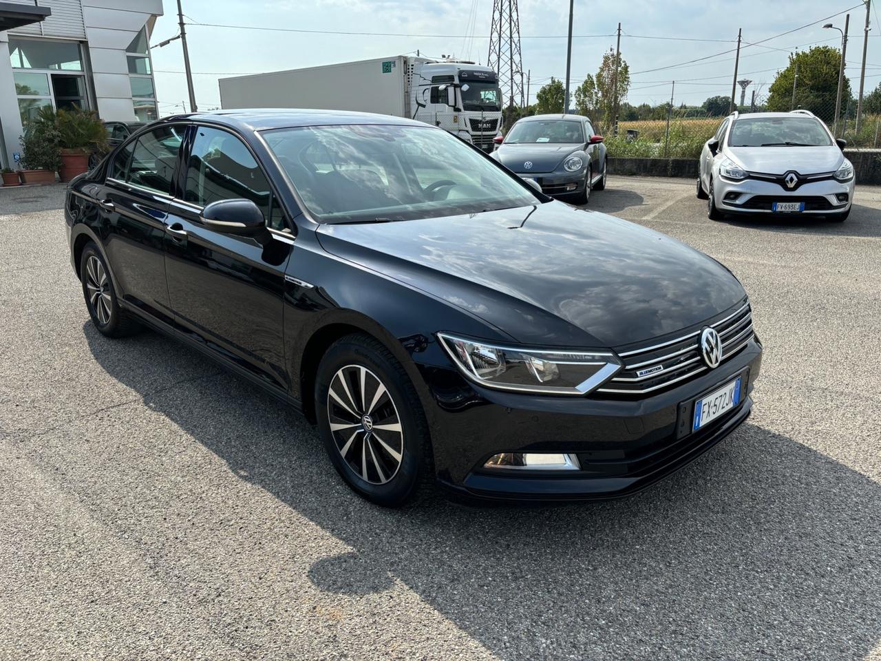 Volkswagen Passat 2.0 TDI Highline BlueMotion Technology - 2017