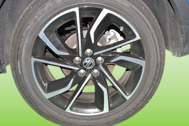 MG ZS - 1.5L 5MT LUXURY