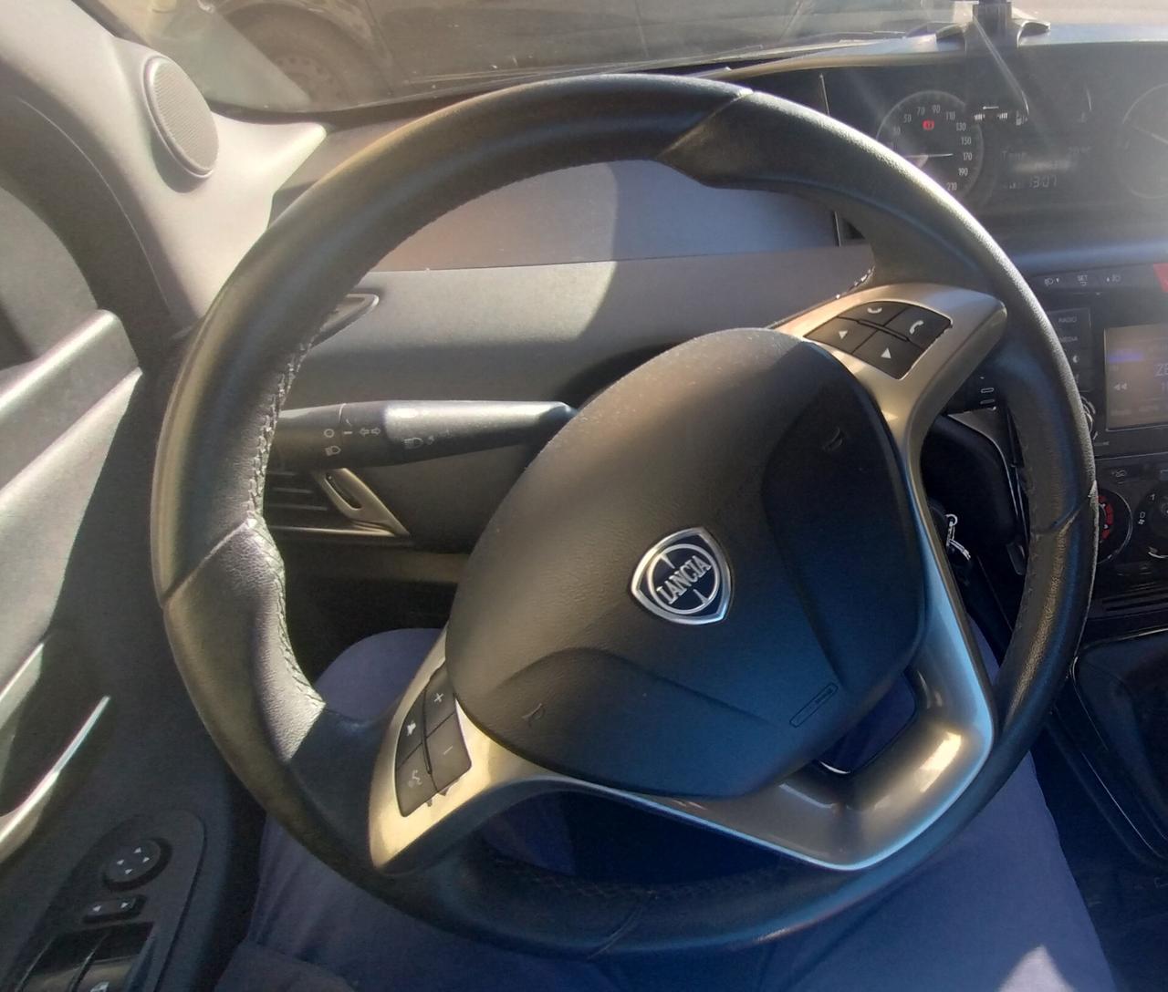 Lancia Ypsilon 1.2 69 CV 5 porte GPL Ecochic Gold